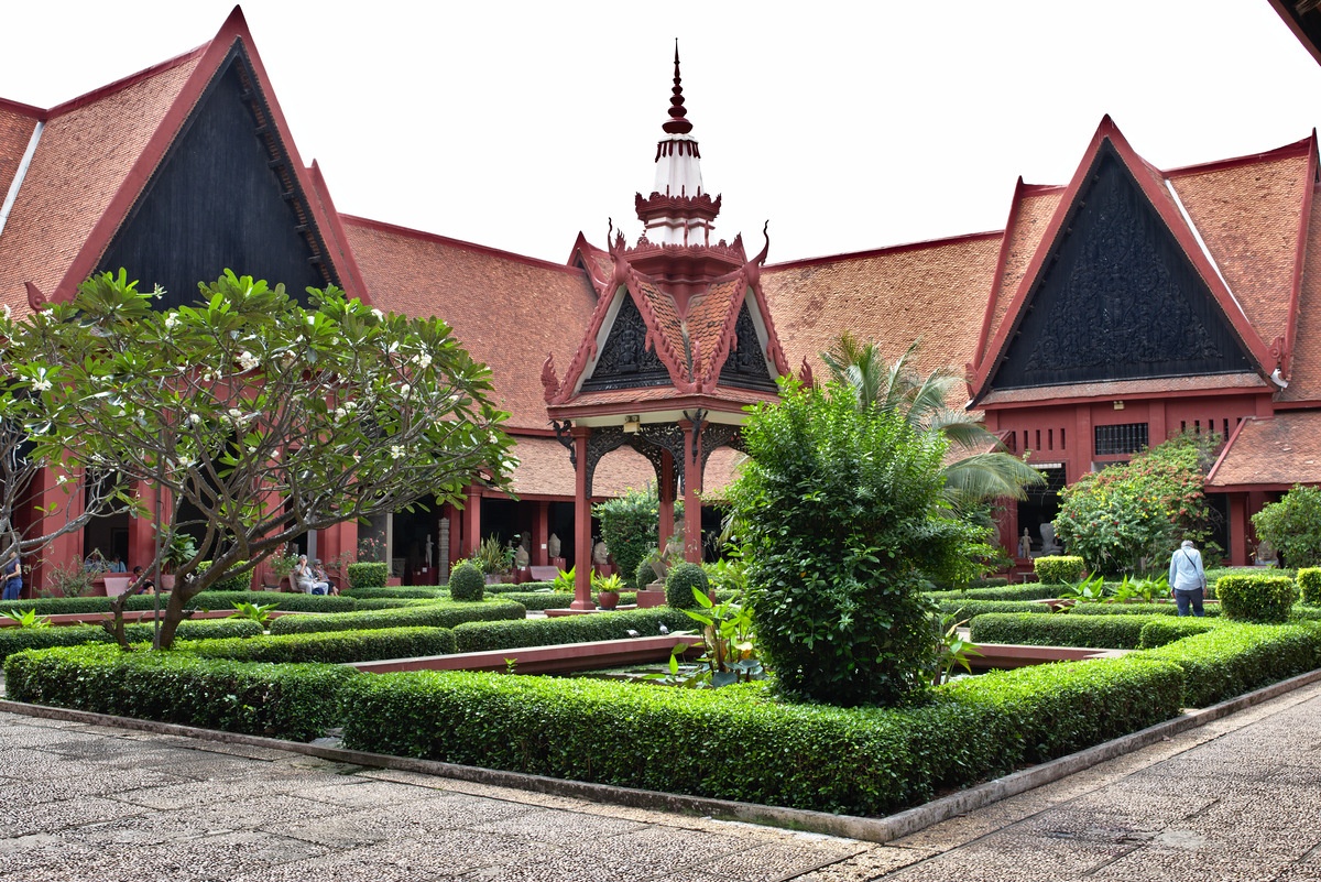 The quiet garden within the National Museum