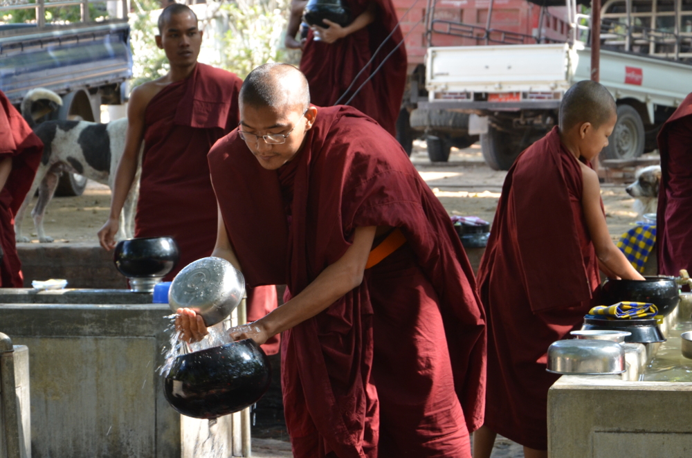 After lunch each monk washes his bowl. I love the 'Swedish' dish cloth